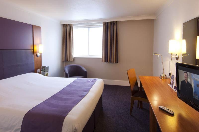 Coalpit Heath Premier Inn Bristol East Emersons Green מראה חיצוני תמונה